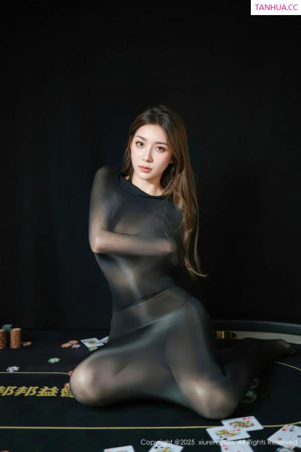   [XiuRen]高清写真图 2025.09.01 No.10713 悦兮 连体黑丝袜第25张图片